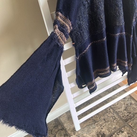Free People Craft Time Bell Sleeve Sweater Navy Blue Striped Size Medium - Picture 8 of 13